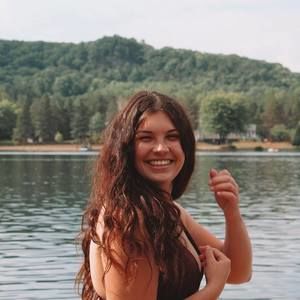 Meet your Posher, Noemie